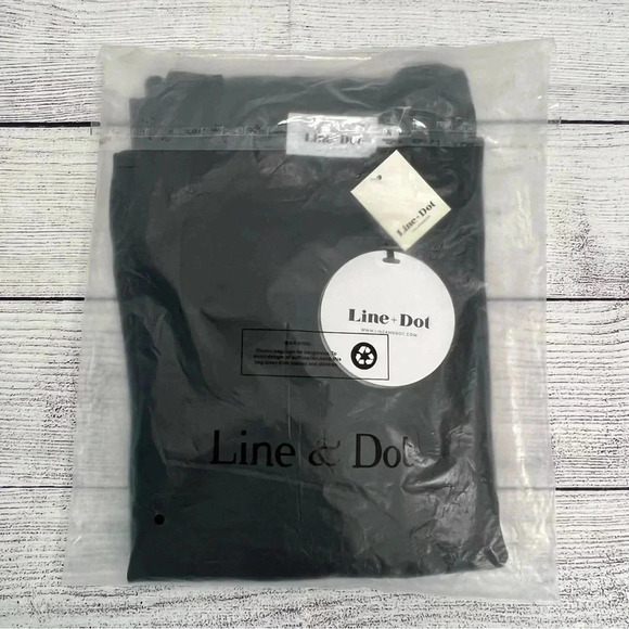 Line & Dot Cupro Cold Shoulder Black Top Tie Neck Women’s Size S NEW - Picture 10 of 10